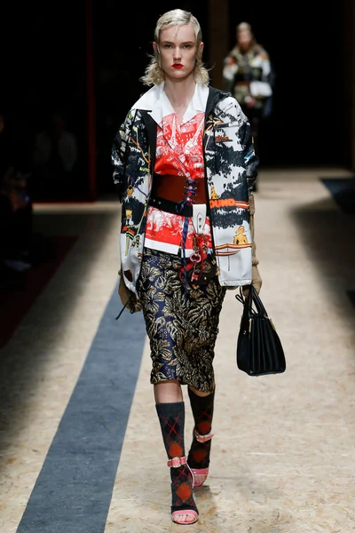 Look 33